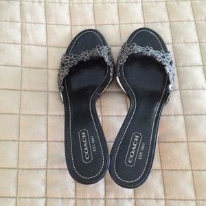 SZ 10 Coach "Clarissa" kitten heels. Black. Clean!